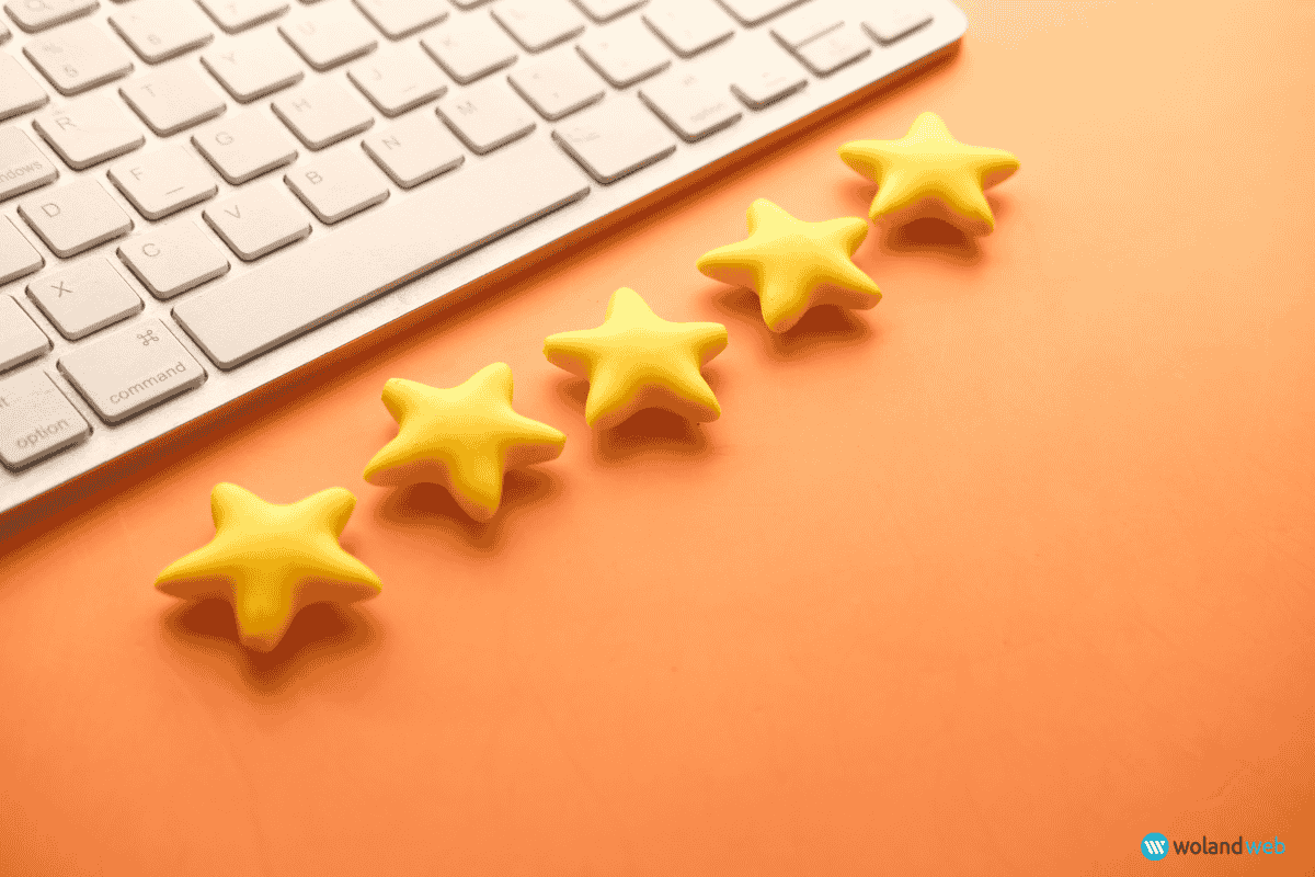 5 yellow stars below a keyboard on an orange background